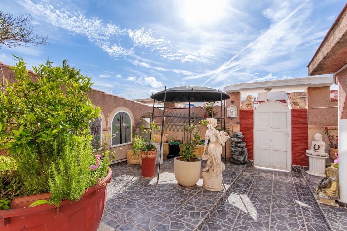 4 soveværelse Villa til salg i Ciudad Quesada med swimmingpool garage - € 419.000 (Ref: 8980445)