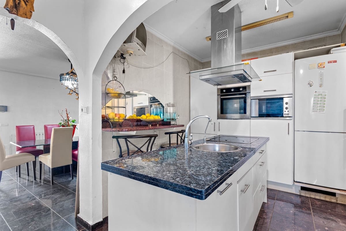 4 soveværelse Villa til salg i Ciudad Quesada med swimmingpool garage - € 419.000 (Ref: 8980445)