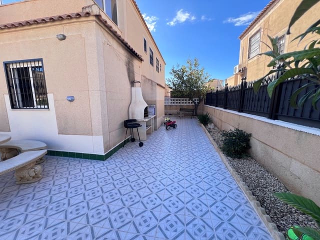 3 bedroom Townhouse for sale in La Siesta, Torrevieja with pool garage - € 159,990 (Ref: 9063746)