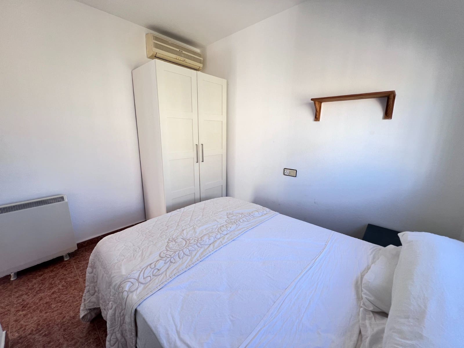 3 sypialnia Dom na sprzedaż w La Siesta z basenem garażem - 159 990 € (Ref: 9063746)