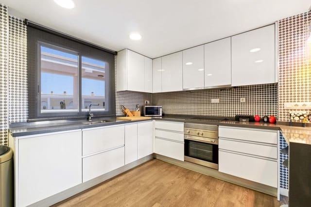 3 soverom Leilighet til salgs i Cabo Roig, Orihuela med svømmebasseng garasje - € 365 000 (Ref: 9064754)