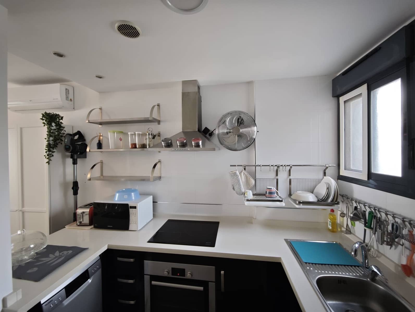 2 soveværelse Lejlighed til salg i La Zenia med swimmingpool - € 289.000 (Ref: 9100341)