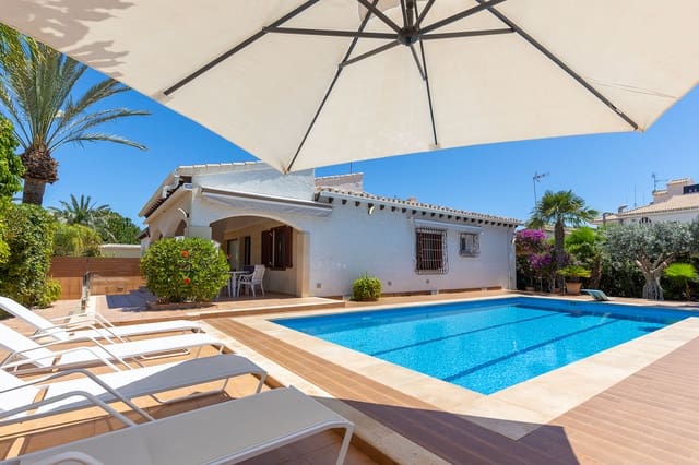 4 makuuhuone Huvila myytävänä paikassa Punta Prima, Orihuela mukana uima-altaan - 749 900 € (Ref: 9100346)