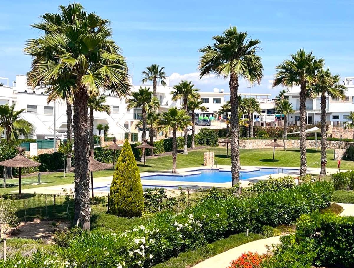 2 slaapkamer Penthouse te koop in Los Montesinos met zwembad garage - € 229.950 (Ref: 9102668)