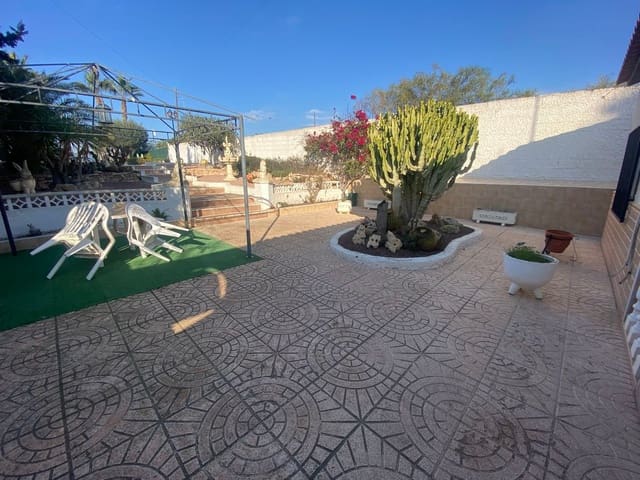 3 soveværelse Finca/Landehus til salg i Algorfa med swimmingpool - € 259.950 (Ref: 9116591)