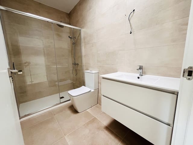 3 soverom Hus til salgs i Pilar de la Horadada ciudad, Pilar de la Horadada med svømmebasseng - € 265 000 (Ref: 9116594)