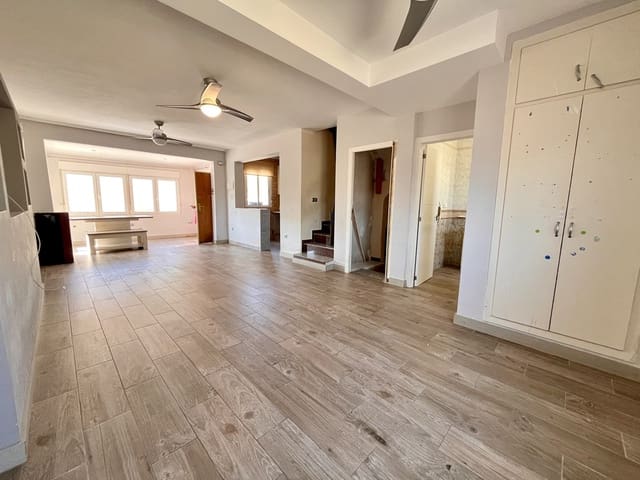 4 Zimmer Villa zu verkaufen in San Miguel de Salinas mit Pool - 249.999 € (Ref: 9116600)