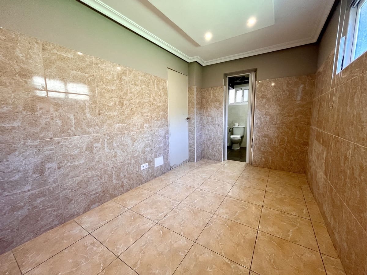 4 soveværelse Villa til salg i San Miguel de Salinas med swimmingpool - € 249.999 (Ref: 9116600)