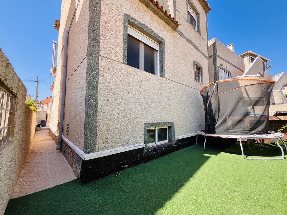 4 soverom Villa til salgs i San Miguel de Salinas med svømmebasseng - € 249 999 (Ref: 9116600)