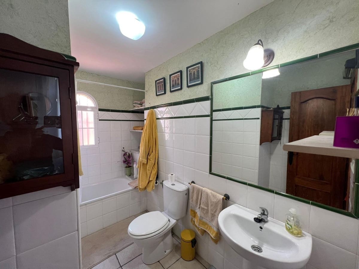 3 camera da letto Villa in vendita in Playa Flamenca con piscina garage - 350.000 € (Rif: 9116973)