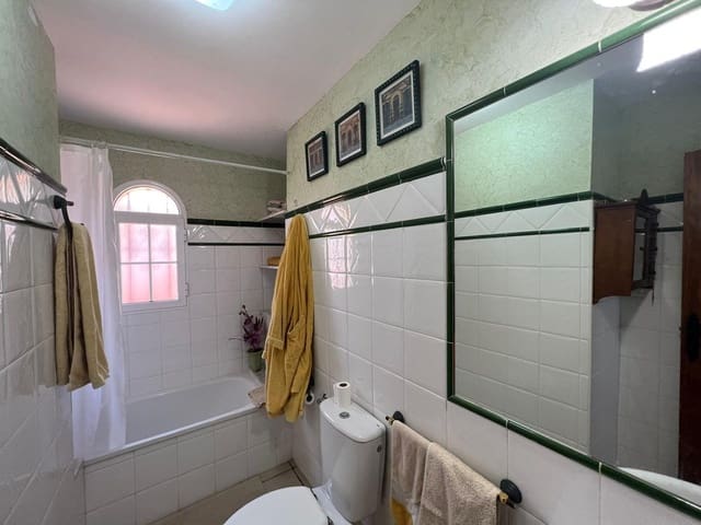 3 bedroom Villa for sale in Playa Flamenca, Orihuela with pool garage - € 350,000 (Ref: 9116973)