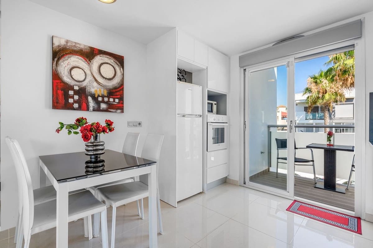 2 soveværelse Penthouse til salg i Orihuela Costa med swimmingpool - € 279.000 (Ref: 9116982)