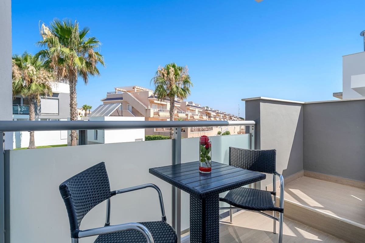 2 soveværelse Penthouse til salg i Orihuela Costa med swimmingpool - € 279.000 (Ref: 9116982)