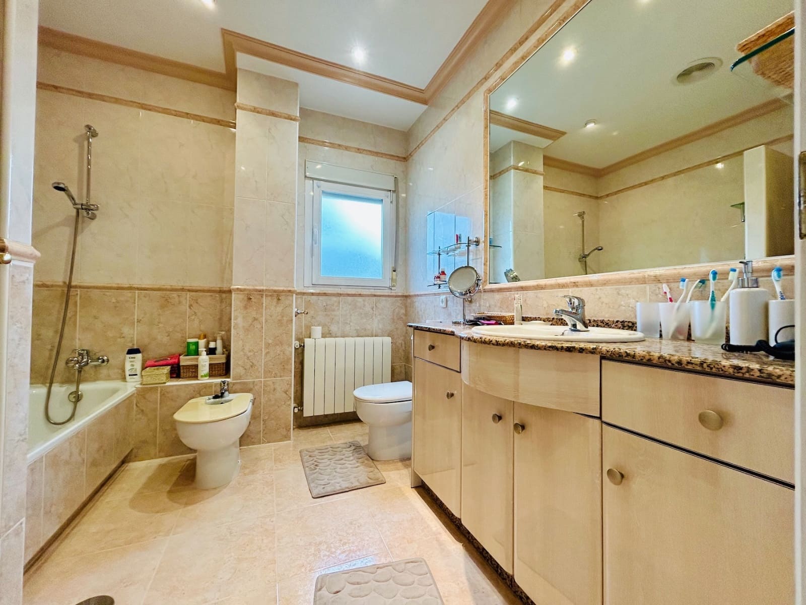 4 soveværelse Villa til salg i Benferri med swimmingpool garage - € 360.000 (Ref: 9130557)