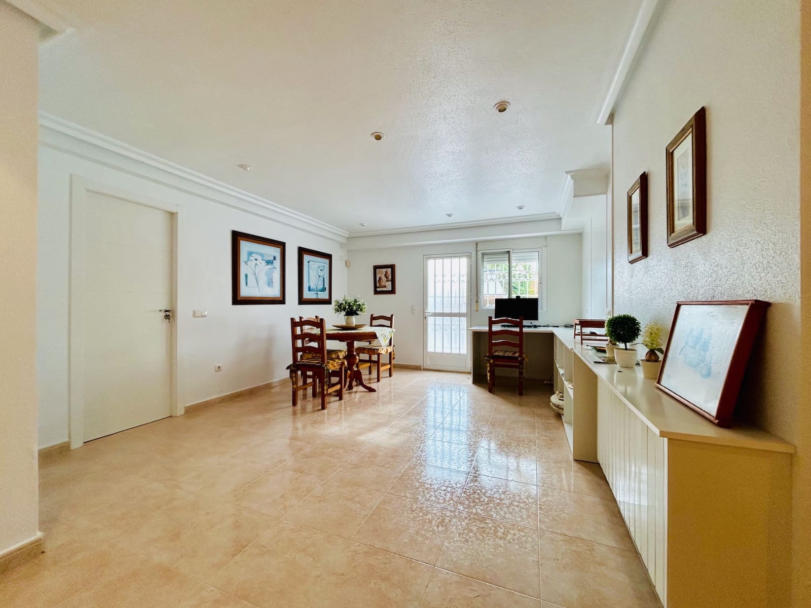 4 soveværelse Villa til salg i Benferri med swimmingpool garage - € 360.000 (Ref: 9130557)