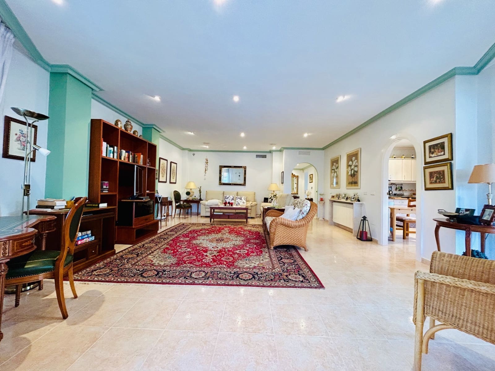 4 soveværelse Villa til salg i Benferri med swimmingpool garage - € 360.000 (Ref: 9130557)