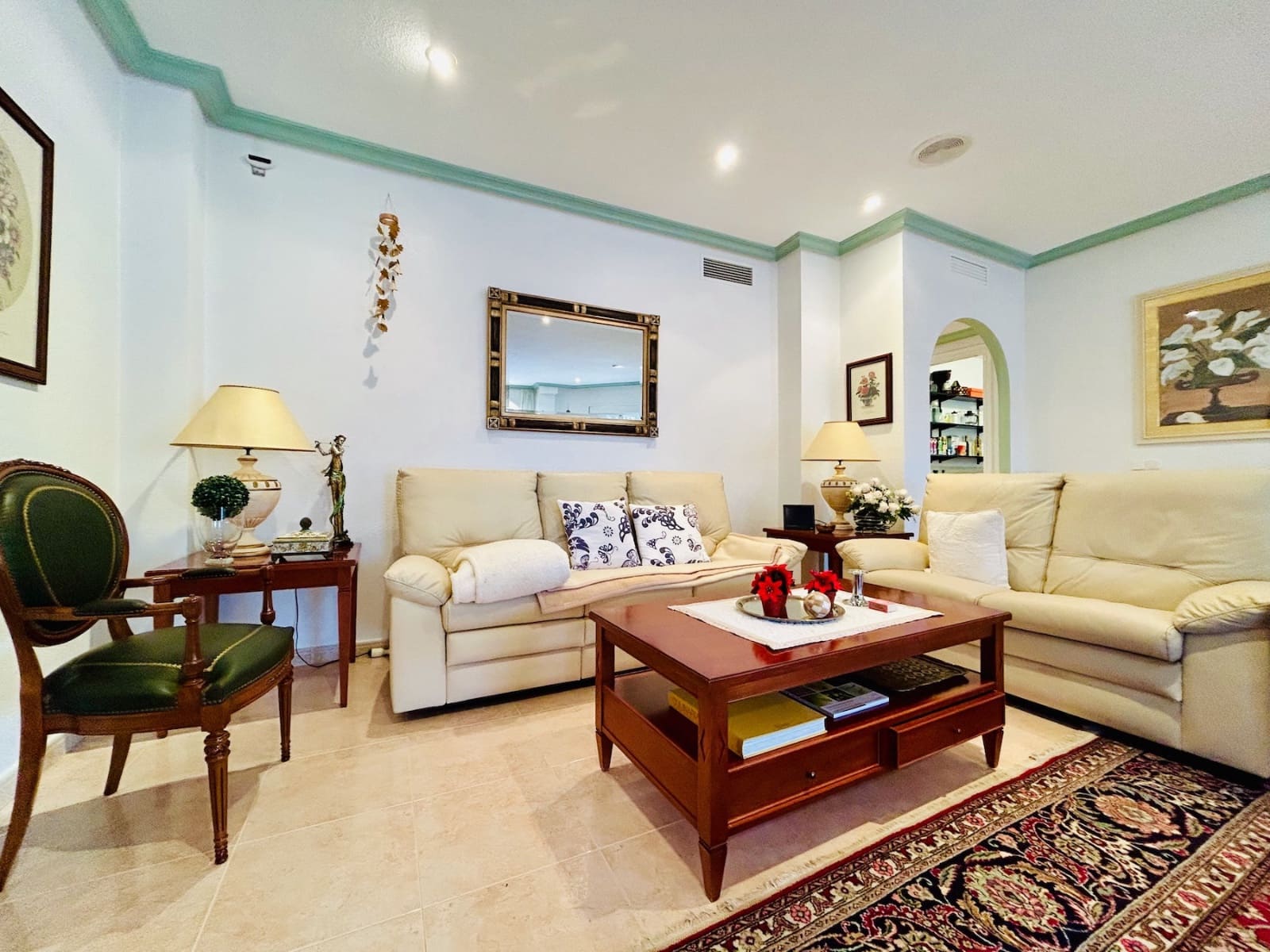 4 soveværelse Villa til salg i Benferri med swimmingpool garage - € 360.000 (Ref: 9130557)