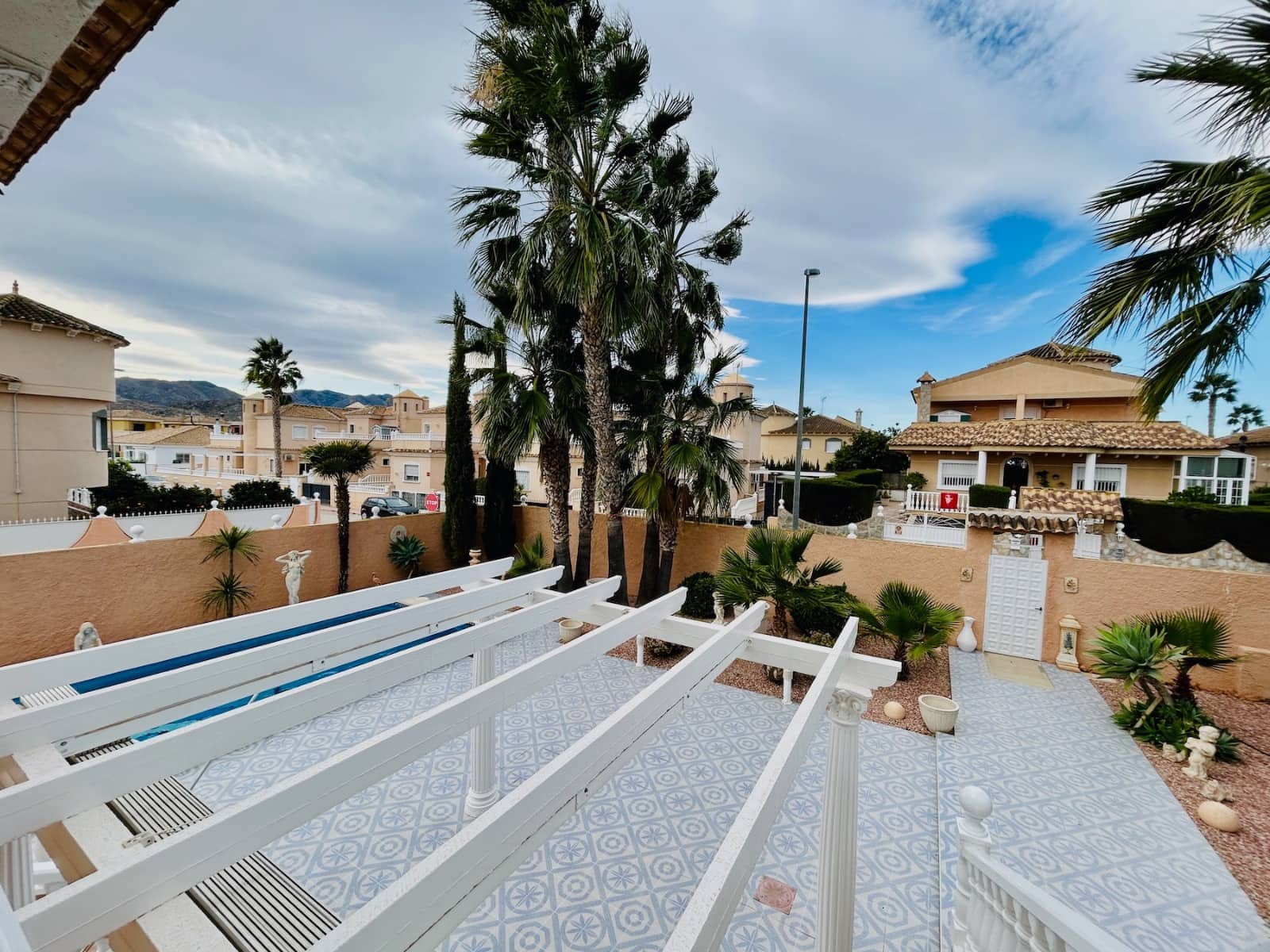 4 soveværelse Villa til salg i Benferri med swimmingpool garage - € 360.000 (Ref: 9130557)