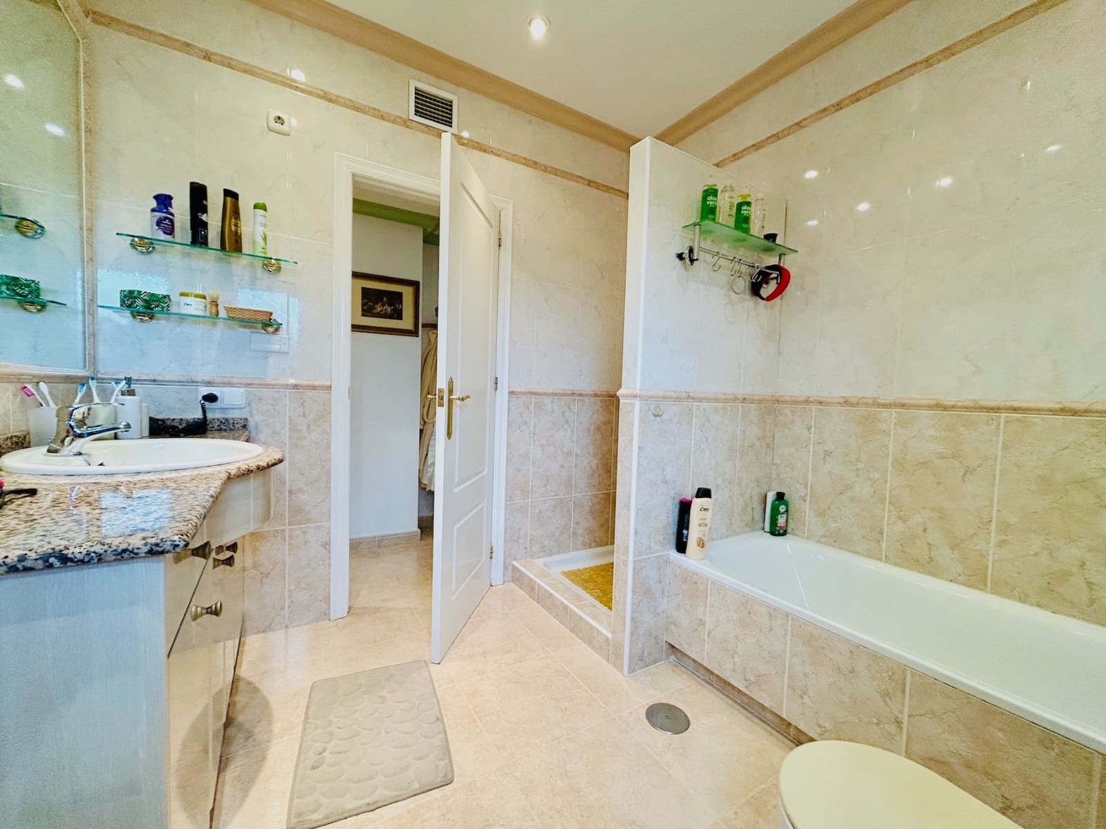 4 soveværelse Villa til salg i Benferri med swimmingpool garage - € 360.000 (Ref: 9130557)