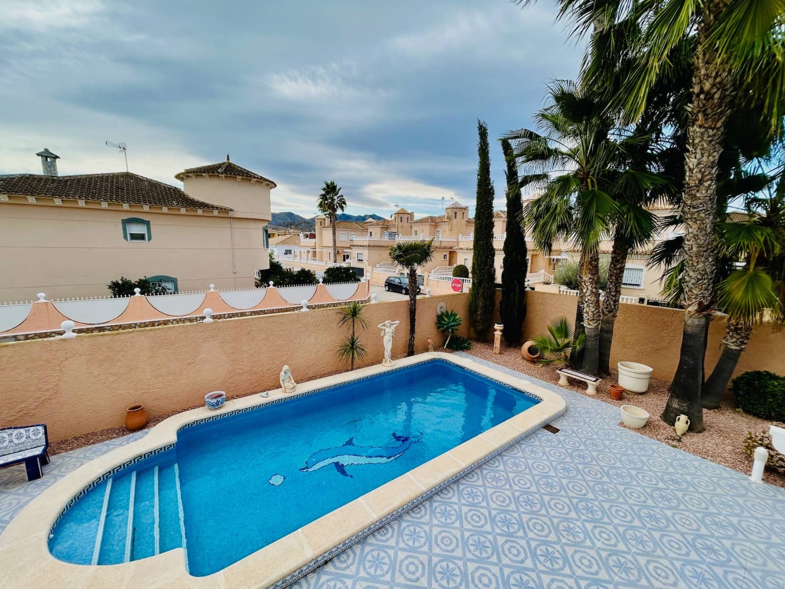 4 soveværelse Villa til salg i Benferri med swimmingpool garage - € 360.000 (Ref: 9130557)