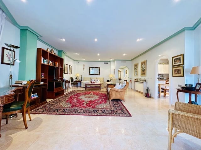 4 bedroom Villa for sale in Benferri with pool garage - € 360,000 (Ref: 9130557)