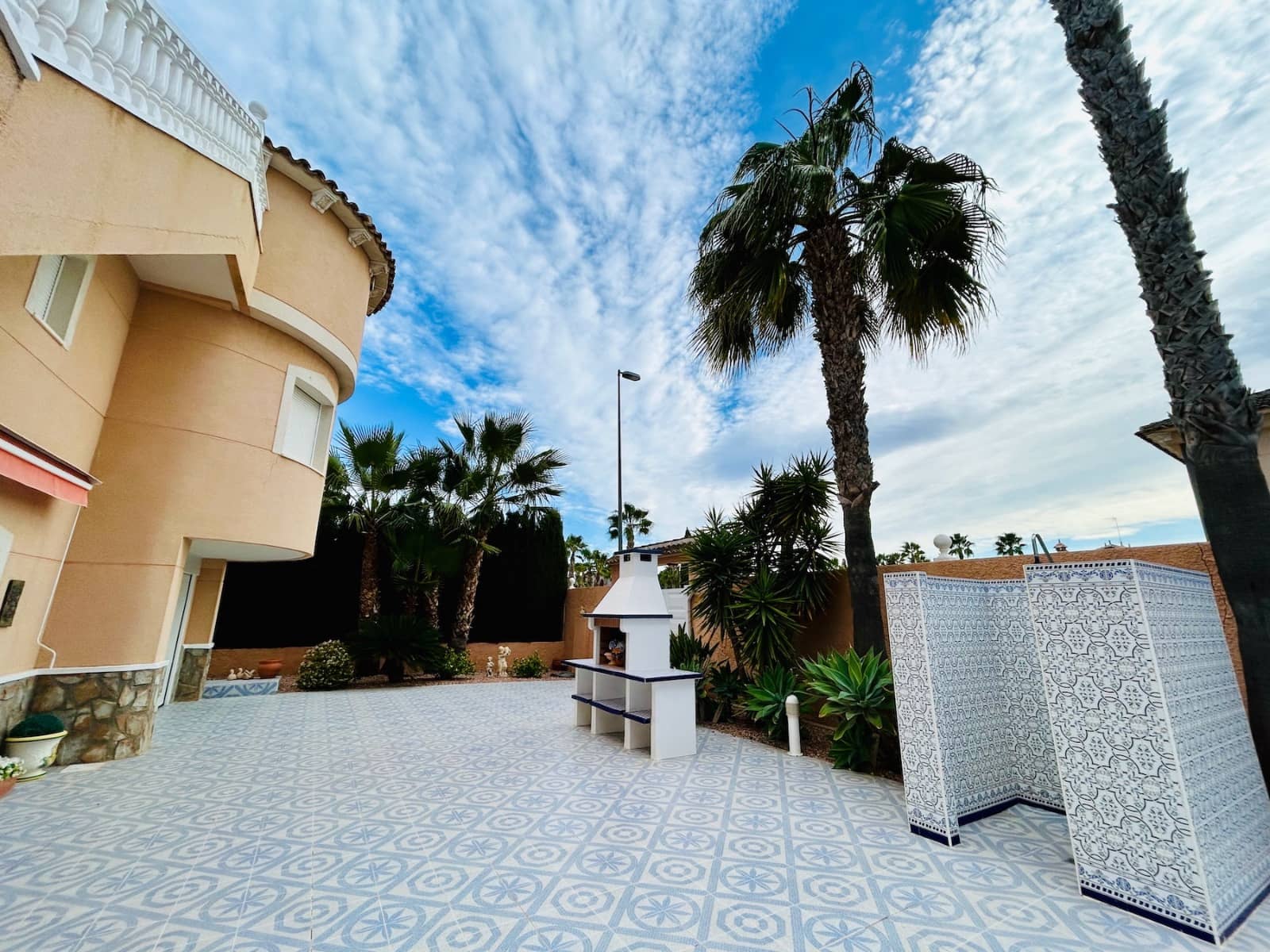 4 soveværelse Villa til salg i Benferri med swimmingpool garage - € 360.000 (Ref: 9130557)