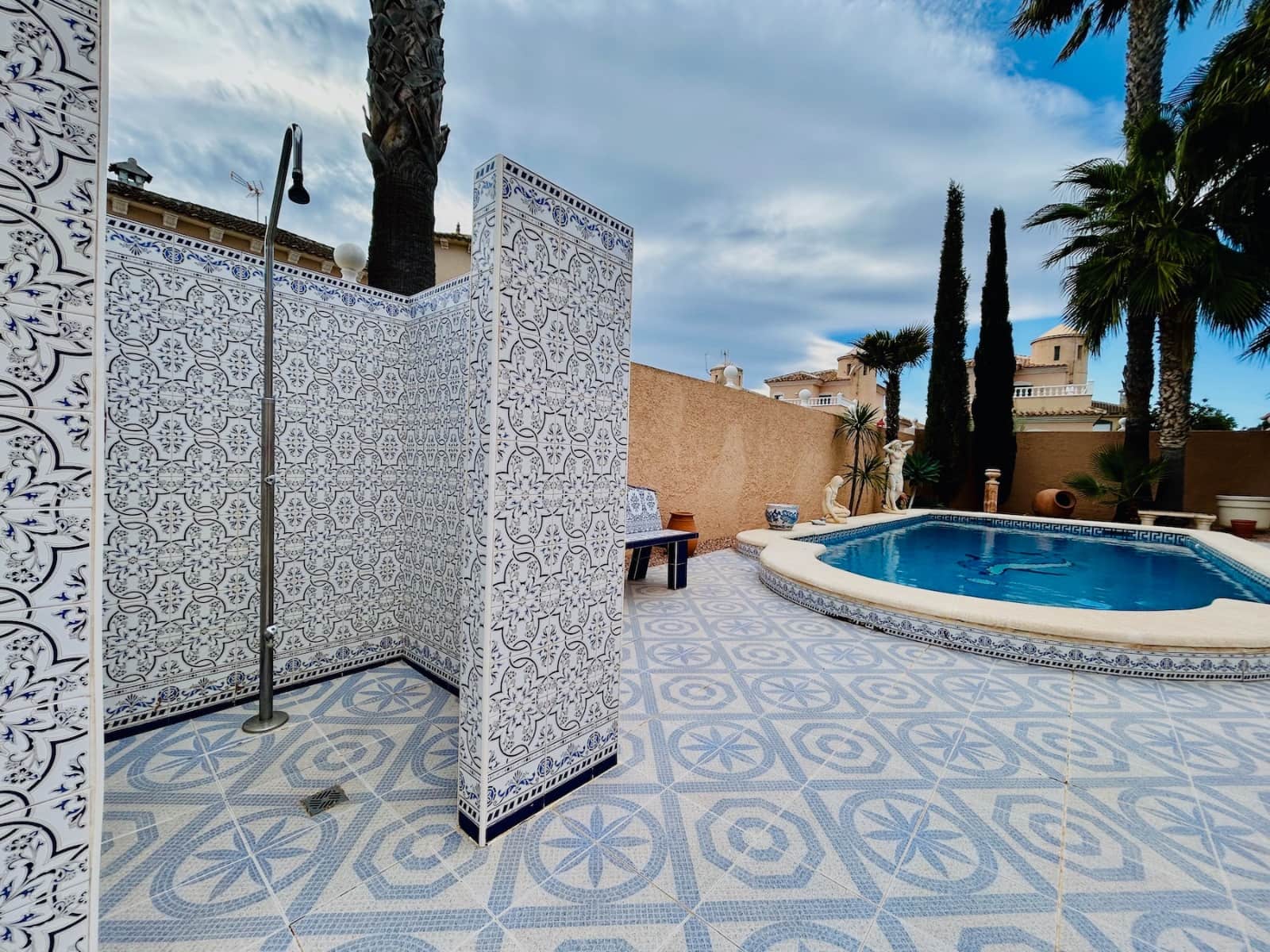 4 soveværelse Villa til salg i Benferri med swimmingpool garage - € 360.000 (Ref: 9130557)