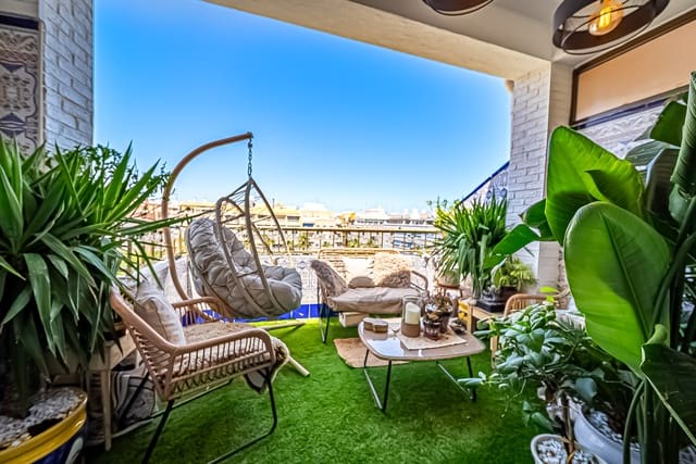 1 soveværelse Penthouse til salg i Playa de los Locos, Torrevieja med swimmingpool - € 150.000 (Ref: 9132030)