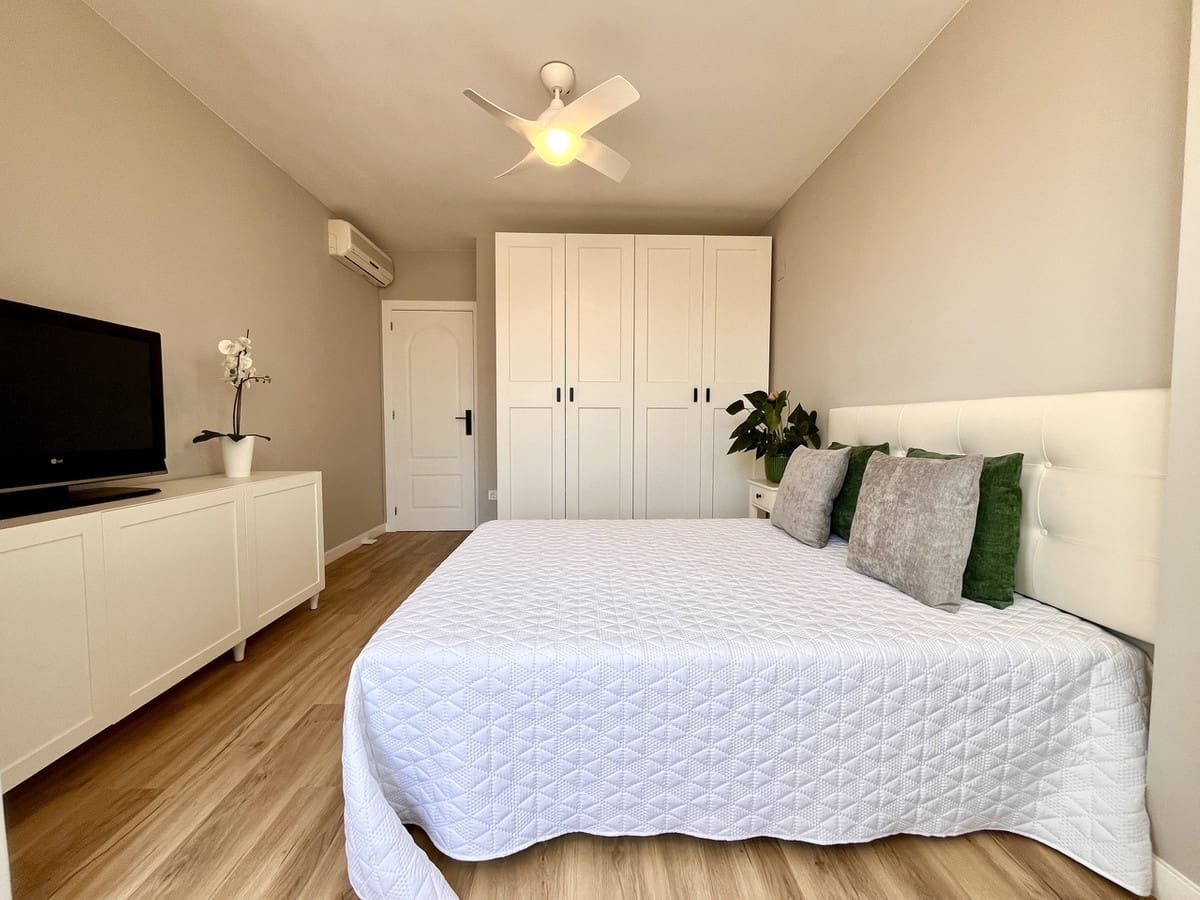 3 quarto Casa em Banda para venda em Playa Flamenca com piscina - 288 000 € (Ref: 9146710)