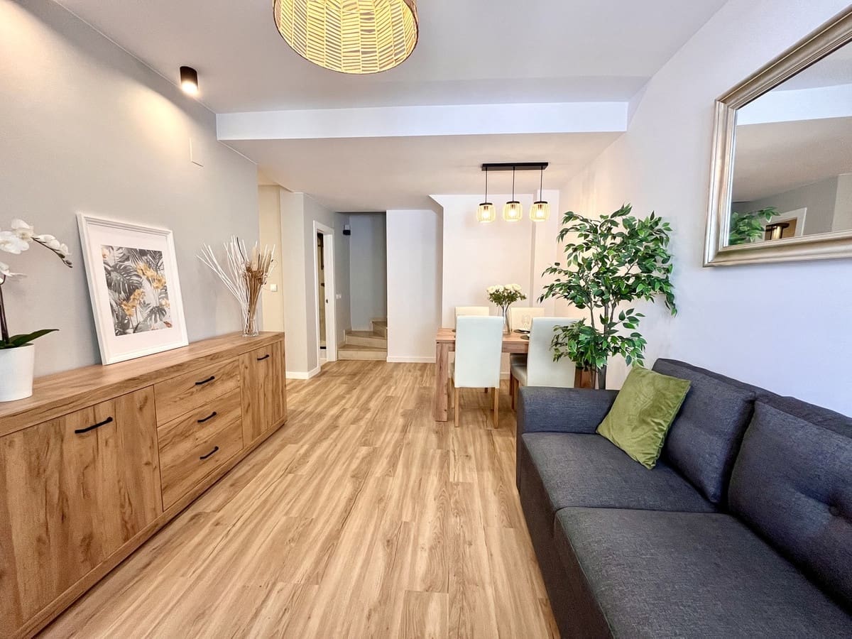 3 quarto Casa em Banda para venda em Playa Flamenca com piscina - 288 000 € (Ref: 9146710)