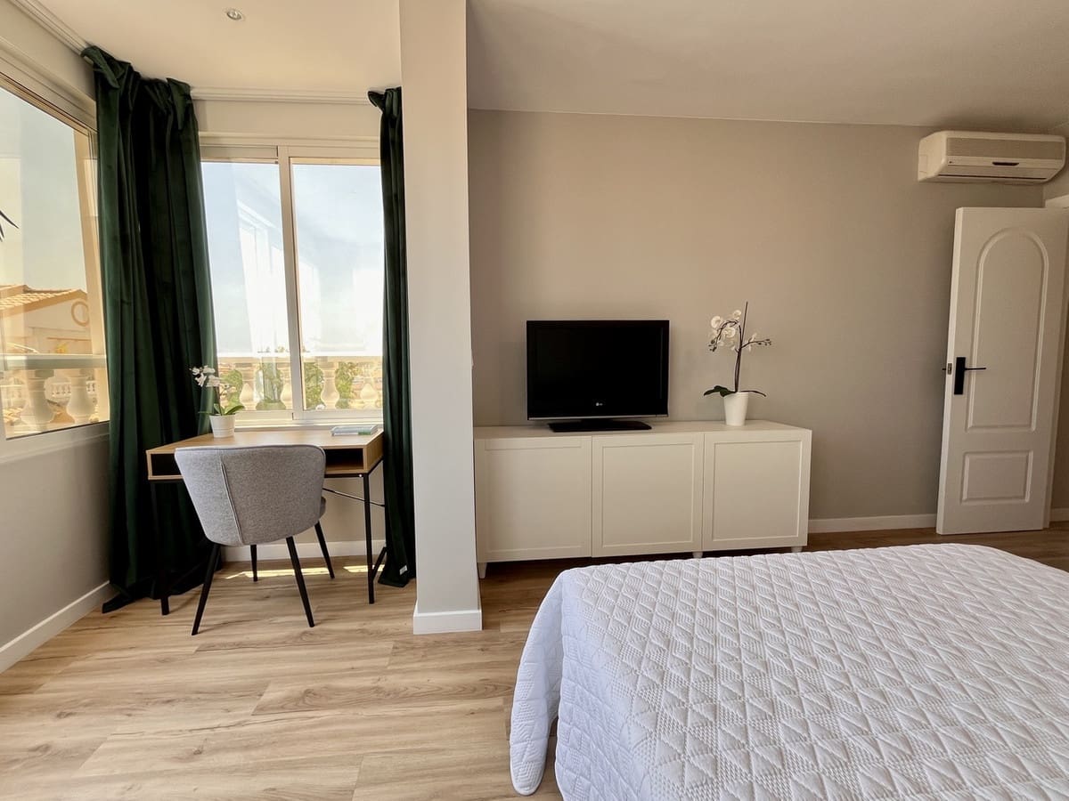 3 makuuhuone Omakotitalo myytävänä paikassa Playa Flamenca mukana uima-altaan - 288 000 € (Ref: 9146710)