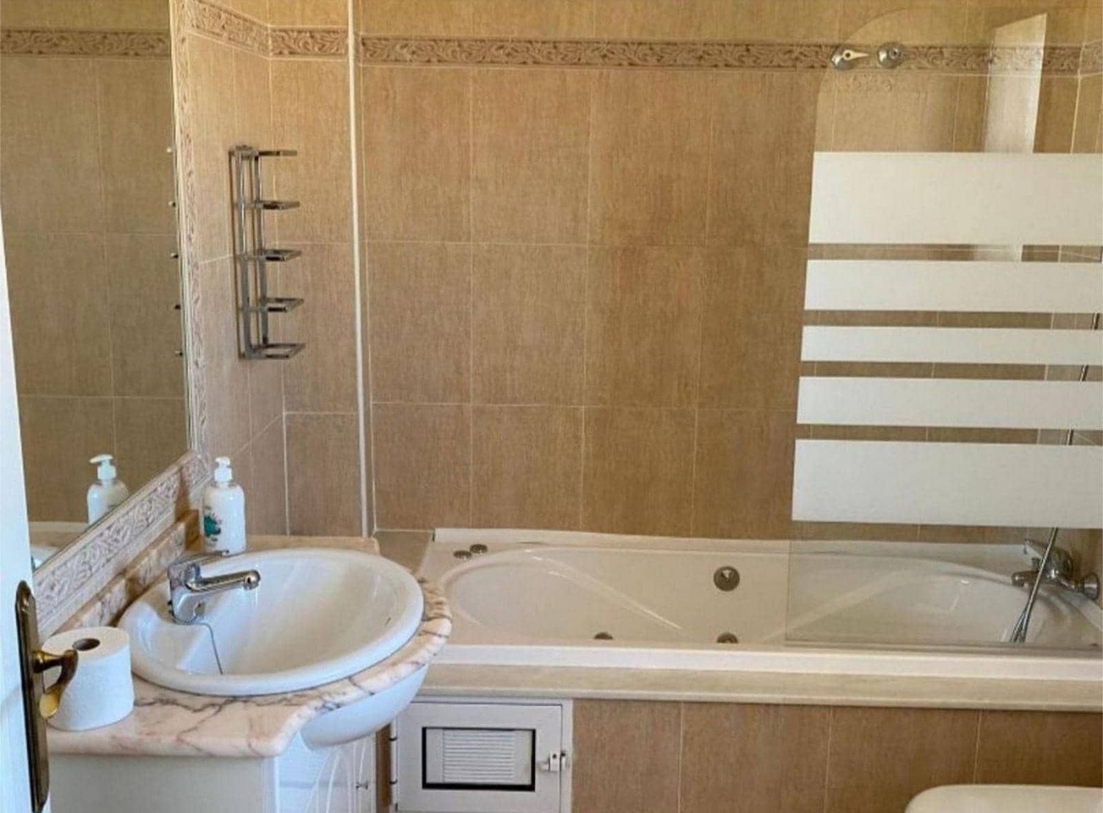 3 bedroom Villa for sale in Villamartin with pool garage - € 355,000 (Ref: 9163053)