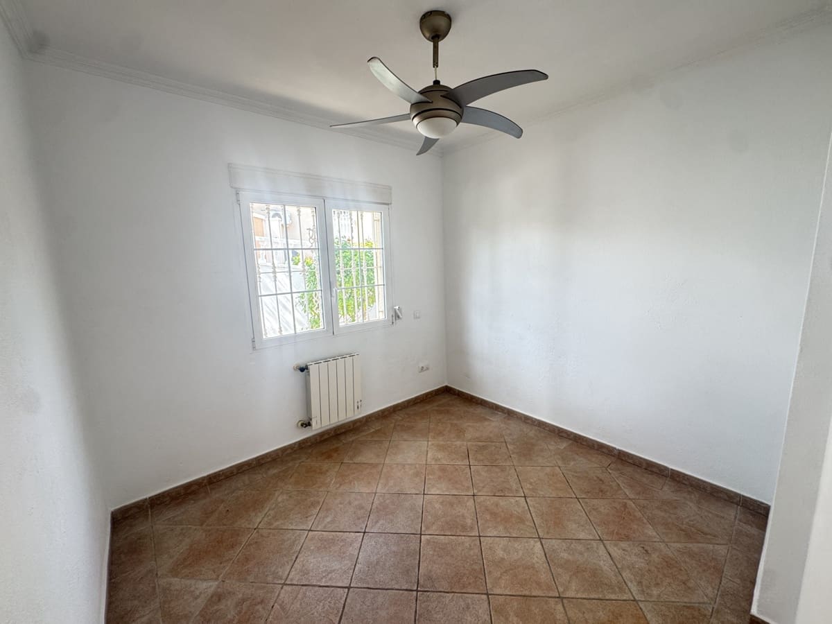 3 quarto Moradia para venda em San Miguel de Salinas com piscina garagem - 345 000 € (Ref: 9171113)