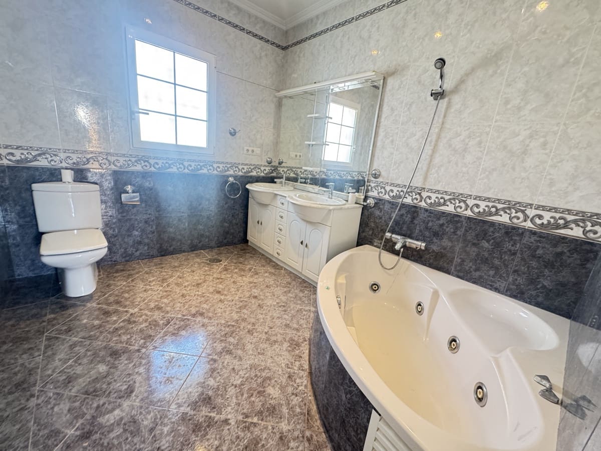 3 quarto Moradia para venda em San Miguel de Salinas com piscina garagem - 345 000 € (Ref: 9171113)