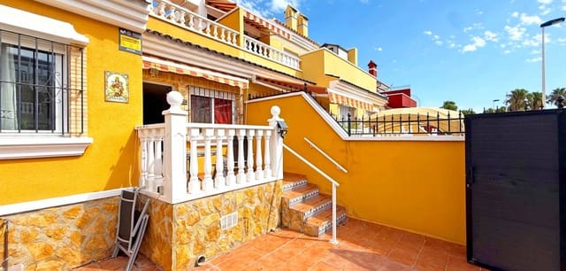 3 soverom Hus til salgs i El Chaparral - La Siesta - La Torreta, Torrevieja med svømmebasseng - € 170 000 (Ref: 9172369)
