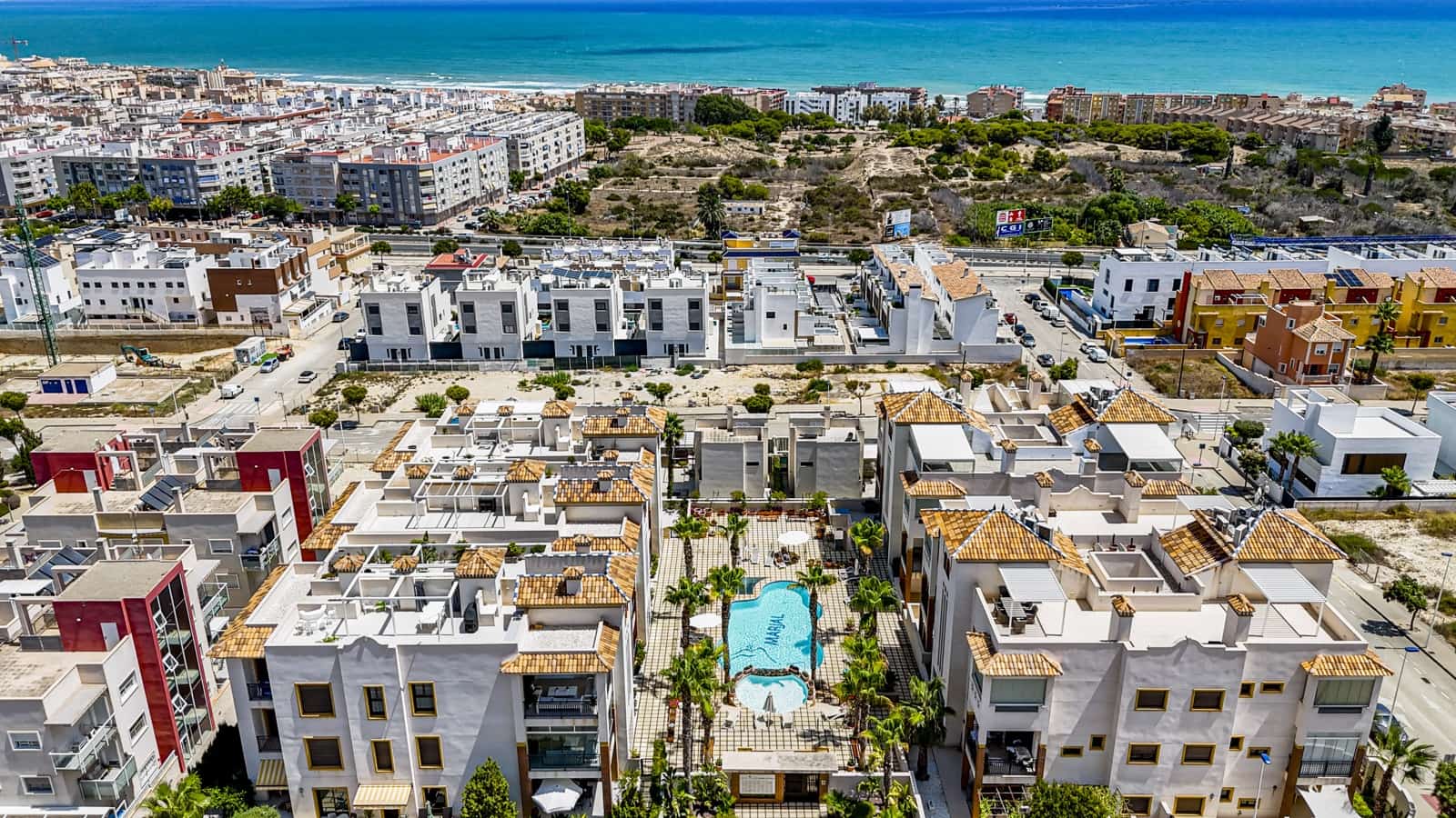 2 bedroom Apartment for sale in Guardamar del Segura with pool garage - € 260,000 (Ref: 9172375)