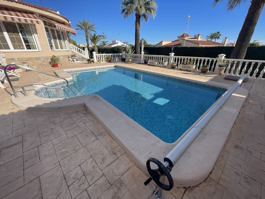 5 bedroom Villa for sale in Ciudad Quesada with pool - € 530,000 (Ref: 9176146)