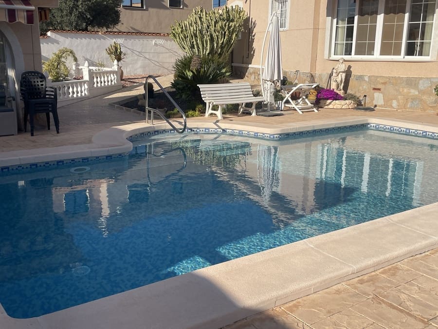 5 bedroom Villa for sale in Ciudad Quesada with pool - € 530,000 (Ref: 9176146)