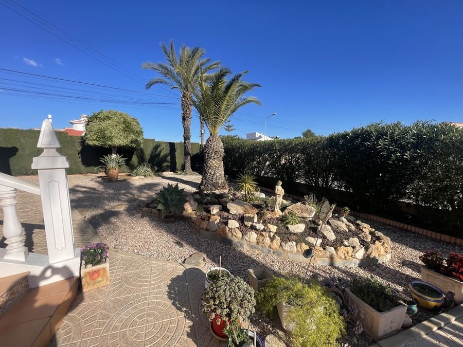 5 bedroom Villa for sale in Ciudad Quesada with pool - € 530,000 (Ref: 9176146)