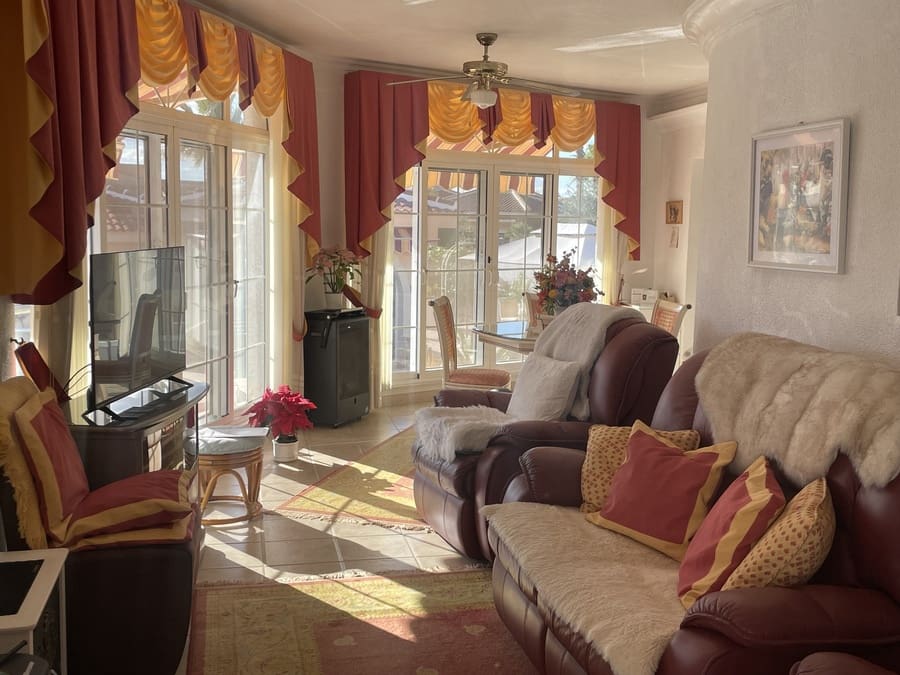 5 bedroom Villa for sale in Ciudad Quesada with pool - € 530,000 (Ref: 9176146)