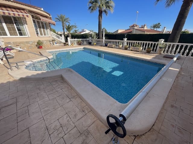 5 bedroom Villa for sale in Ciudad Quesada, Rojales with pool - € 530,000 (Ref: 9176146)