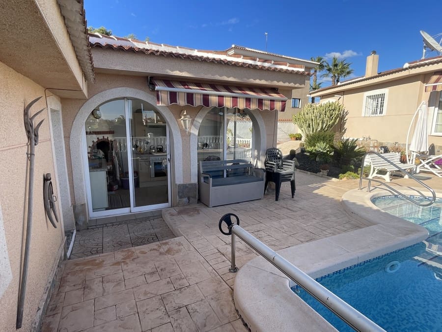 5 bedroom Villa for sale in Ciudad Quesada with pool - € 530,000 (Ref: 9176146)