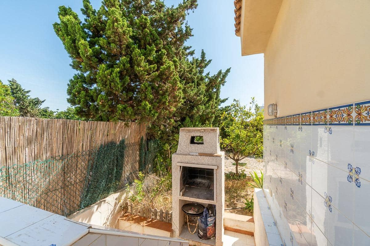 Chalet de 4 habitaciones en Torrevieja en venta con piscina garaje - 859.000 € (Ref: 9176147)