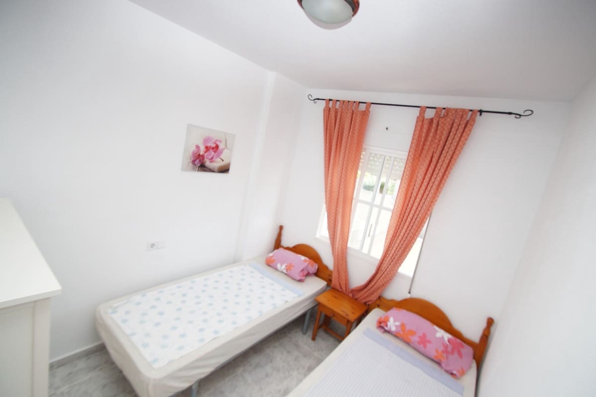 Ático de 2 habitaciones en Playa Flamenca en venta con piscina - 149.000 € (Ref: 9177631)