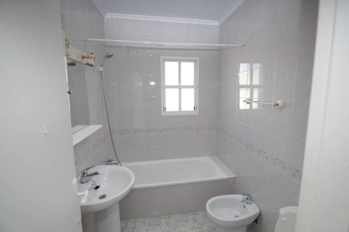 Ático de 2 habitaciones en Playa Flamenca en venta con piscina - 149.000 € (Ref: 9177631)