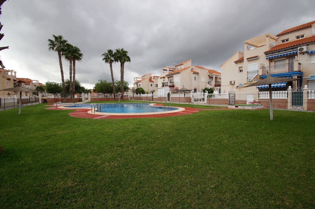 2 bedroom Penthouse for sale in Playa Flamenca with pool - € 149,000 (Ref: 9177631)