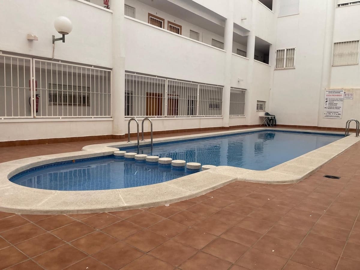 2 soveværelse Penthouse til salg i Torrevieja med swimmingpool garage - € 124.000 (Ref: 9180766)