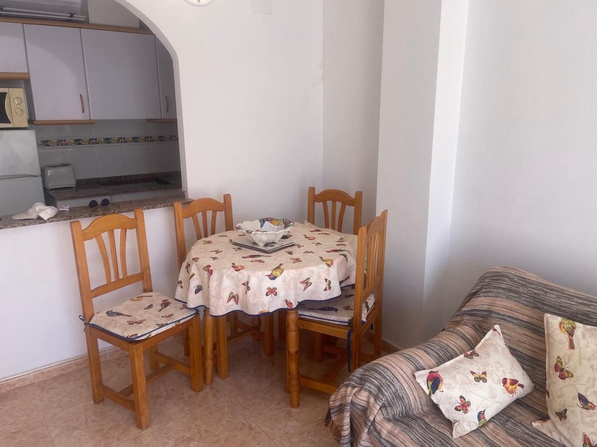 2 bedroom Penthouse for sale in Torrevieja with pool garage - € 124,000 (Ref: 9180766)