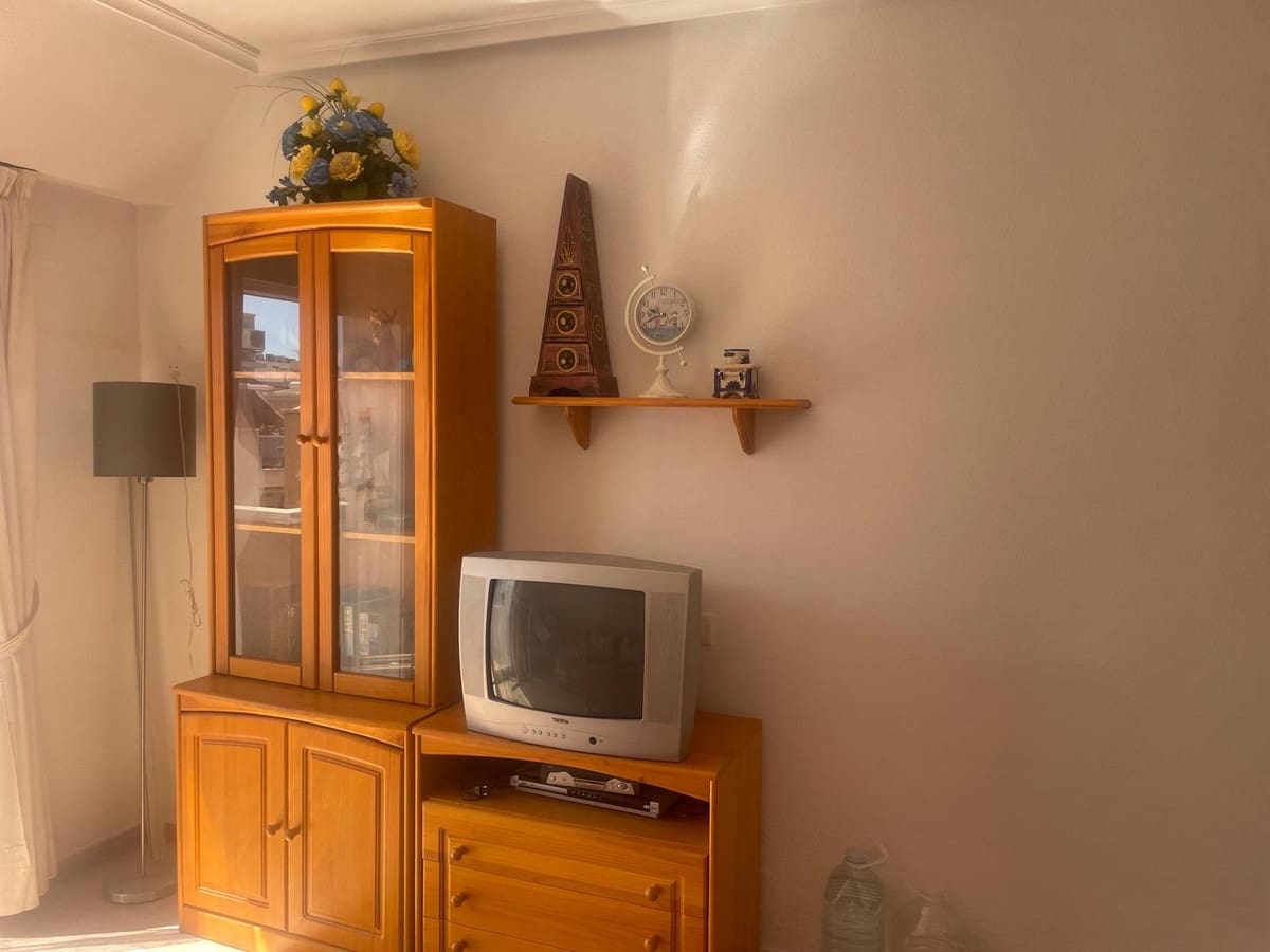 2 bedroom Penthouse for sale in Torrevieja with pool garage - € 127,000 (Ref: 9180766)