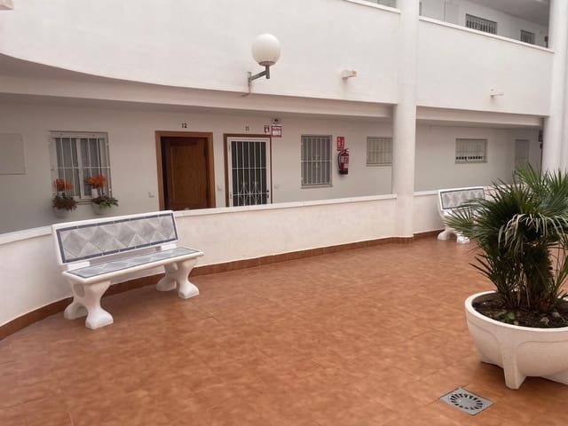 Ático de 2 habitaciones en Playa del Acequión, Torrevieja en venta con piscina garaje - 127.000 € (Ref: 9180766)